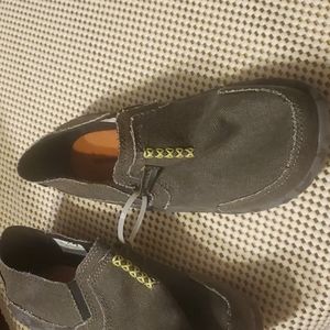 NWT Boys Merrell canvas feel grey slip on shoes size 3.